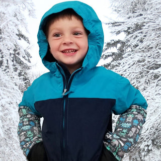 Kids of all ages can have more fun in the snow with Snow Sleeves, a fun and unique wrist gaiter to keep snow off wrists.