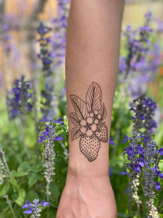 Strawberry Temporary Tattoo: 1 Pack