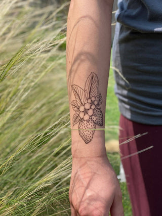 Strawberry Temporary Tattoo: 1 Pack