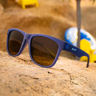 No Slip: Special grip coating eliminates slippage while sweating No Bounce: Snug and lightweight frame with a comfortable fit to prevent bouncing during high-impact sports All Polarized: Glare reducing, polarized lenses with UV400 protection against UVA/UVB rays