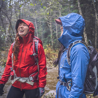 Wash-in cleaner for waterproof clothing.  Great for cleaning all clothing with water repellent finishes including Gore-Tex®, Ultrex®, Entrant® and eVent®.