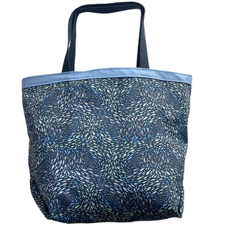 It's easy to ditch the plastic&nbsp;bag with this fun and functional classic market tote.


Great as gifts and as additions to your sustainable lifestyle.
Size: 18" wide x 13.5" tall x 6" gusseted bottom
Materials: 100% cotton with cotton liner and webbing.
Care: Easy wash and dry on normal settings