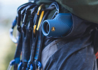 No-Matter-What Lifetime Warranty  Designed for Max Grip&nbsp;And Protection IPx4 Water Resistant Wide Field of View (384ft @ 1000yds) Fully Multi Coated Lens + BaK4 Roof Prism Rugged Impact Absorbing Housing + Scratch Resistant Lenses Twist Up Eyecup, compatible with glasses Binoculars